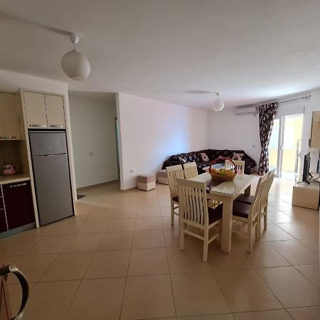 Meltin Apartments Sarandë Eksteriør bilde