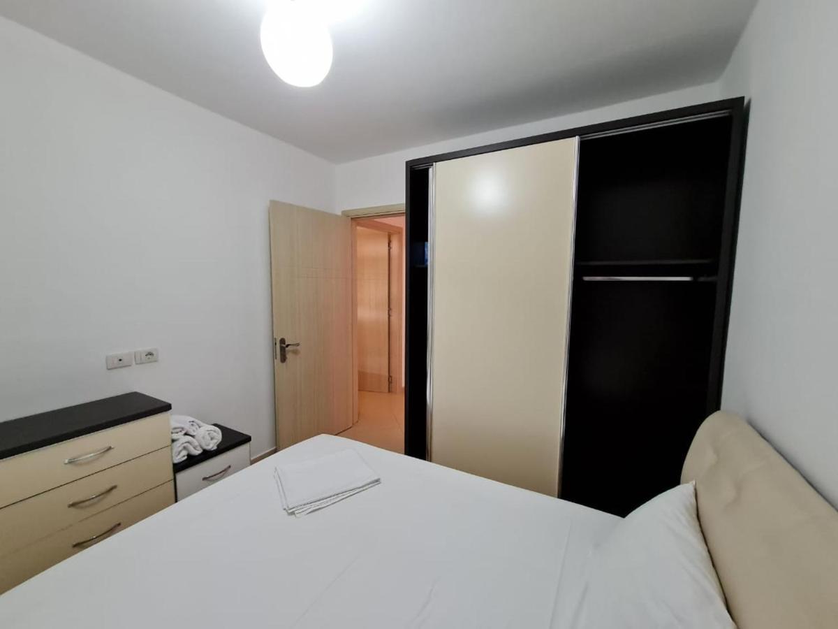 Meltin Apartments Sarandë Eksteriør bilde